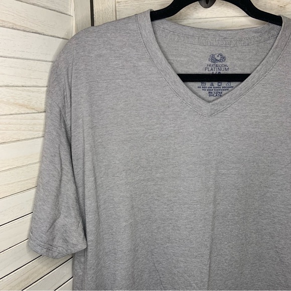 Fruit of the Loom Platinum Light Gray Pinstripe V Neck Short Sleeve Shirt L - Picture 3 of 6